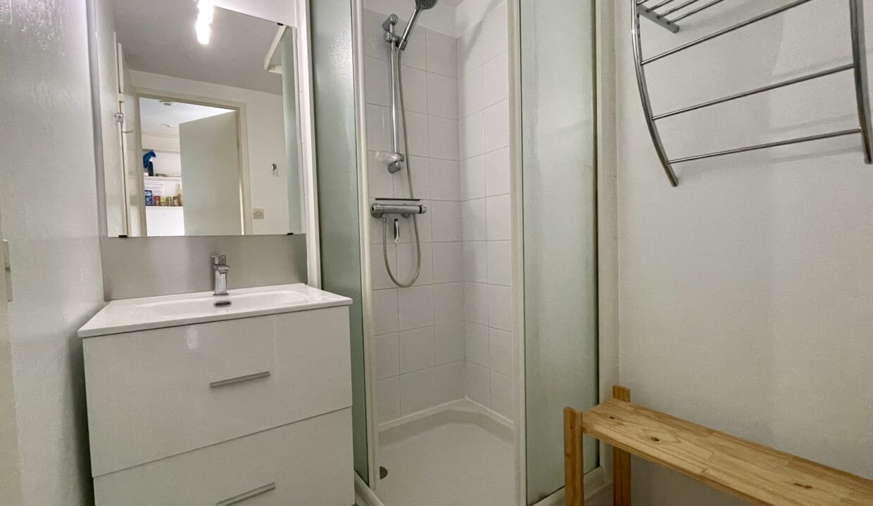 RESIDENCE-LE-GRAND-LARGE-PISCINE-ext.-CHAUFFEE-ET-TENNIS-COLLECTIFS-300M-DE-LA-PLAGE-A-PIED-Acces-WIFI-6