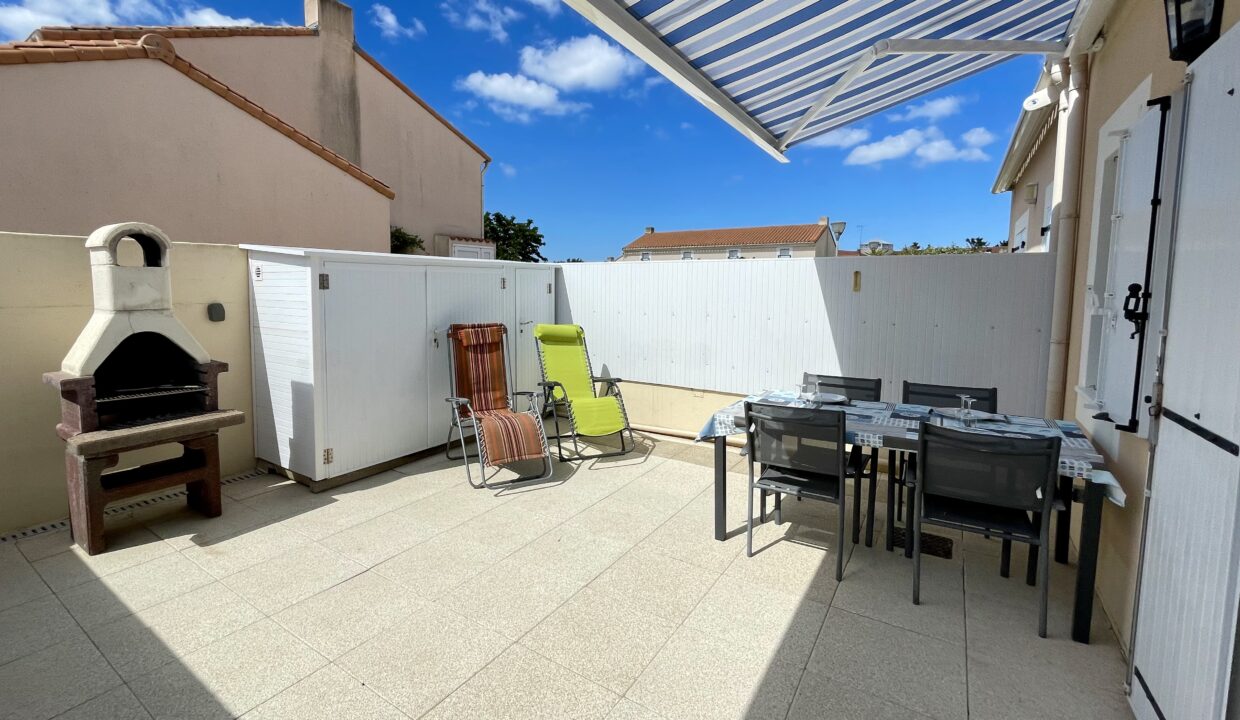 RESIDENCE-LE-LAGON-BLEU-maisonnette-4-pers.-200M-DE-LA-PLAGE-DU-MARAIS-GIRARD-12