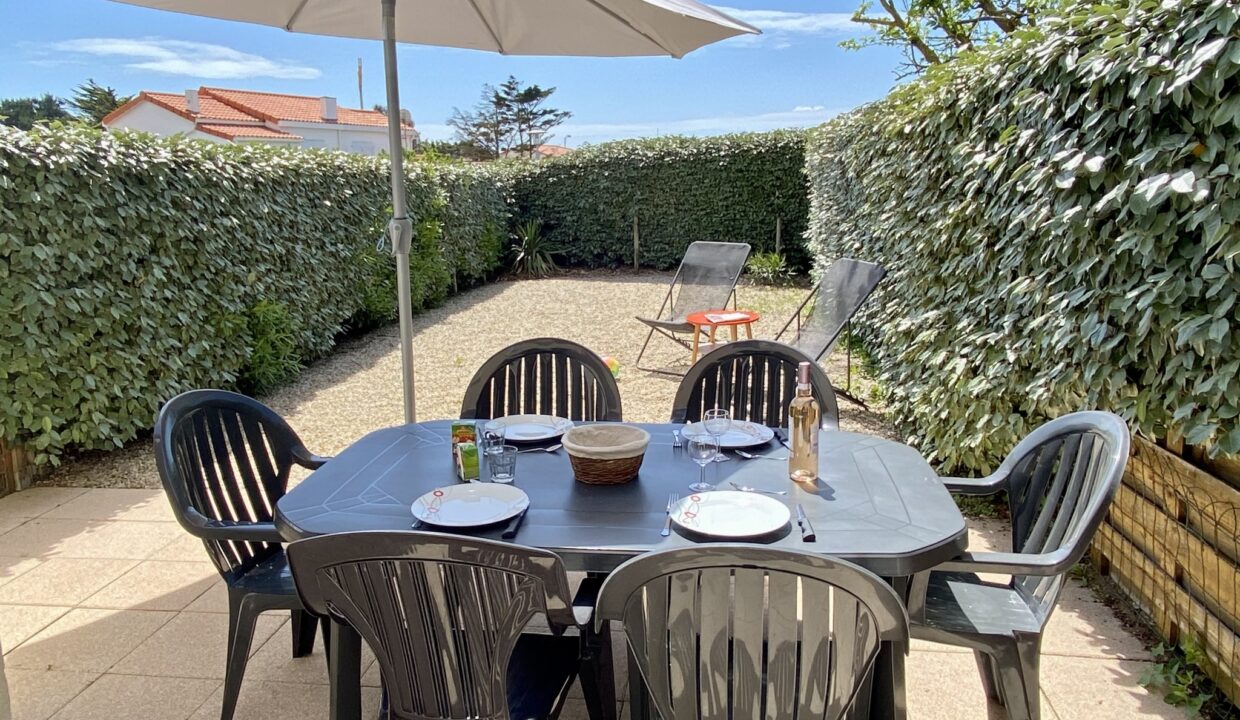 Residence-Domaine-de-la-Paree-Piscine-collective-150m-du-bord-de-mer-Maison-4-couchages-Acces-WIFI-11