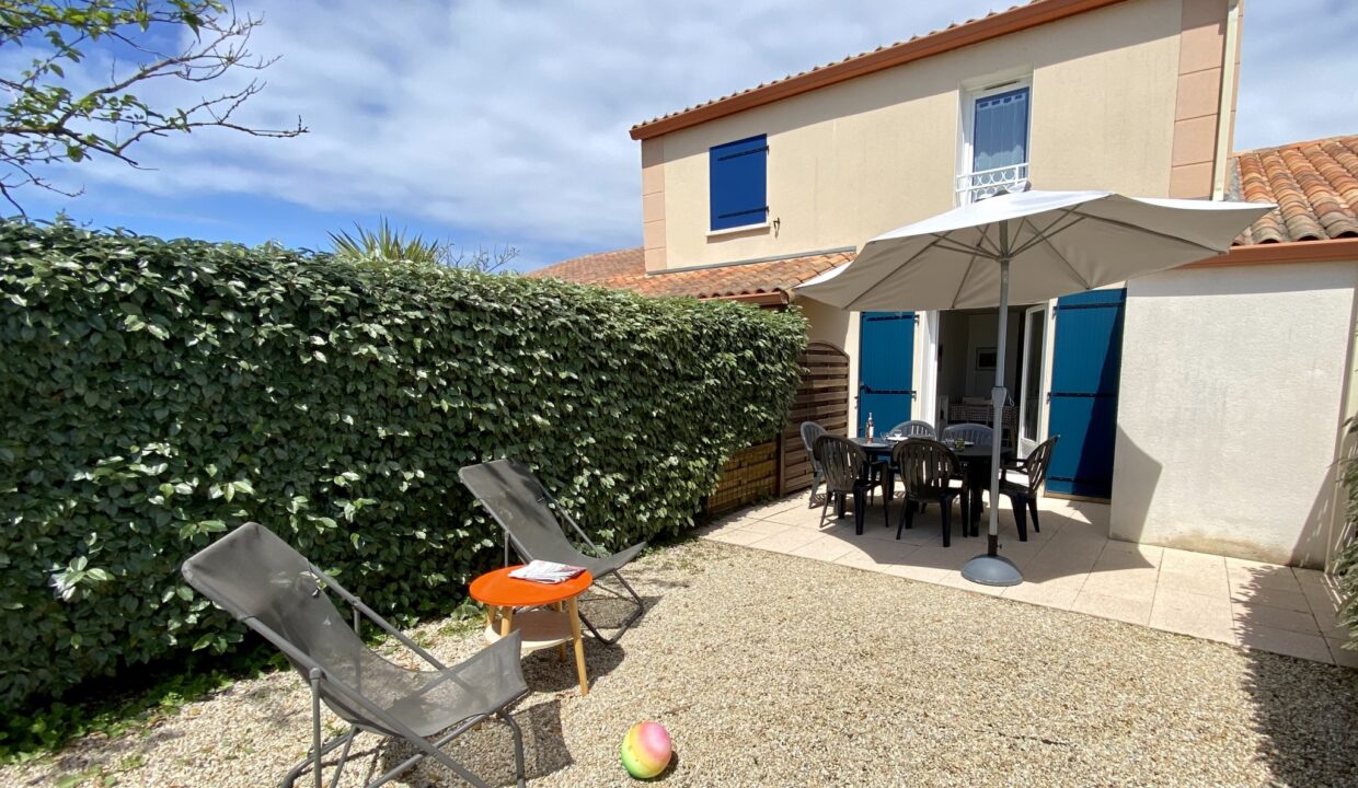 Residence-Domaine-de-la-Paree-Piscine-collective-150m-du-bord-de-mer-Maison-4-couchages-Acces-WIFI-12