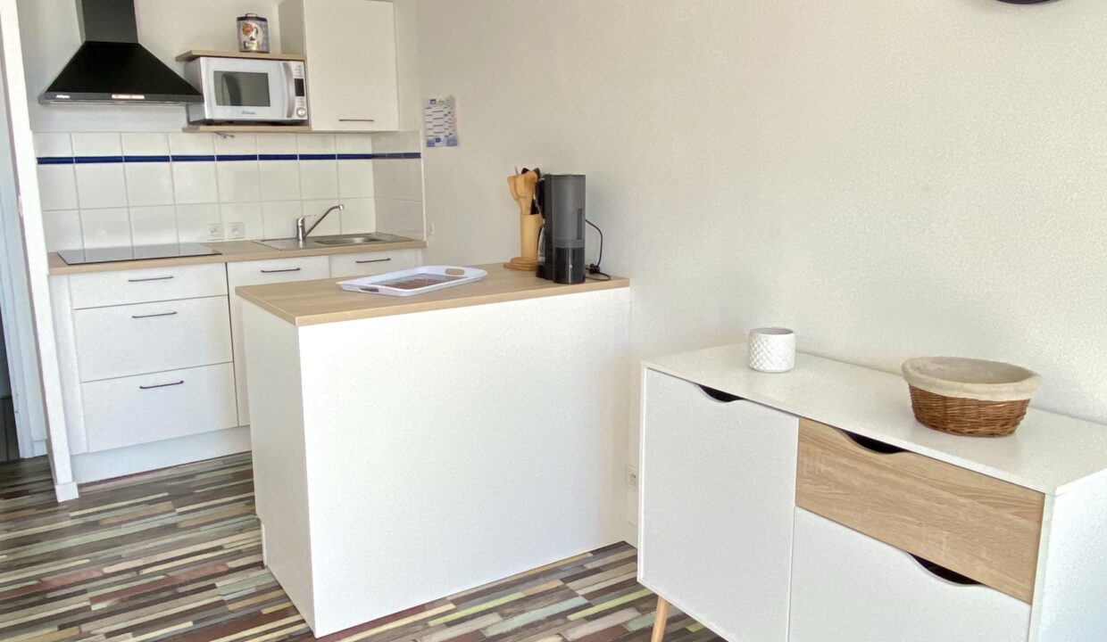 Residence-Domaine-de-la-Paree-Piscine-collective-150m-du-bord-de-mer-Maison-4-couchages-Acces-WIFI-3