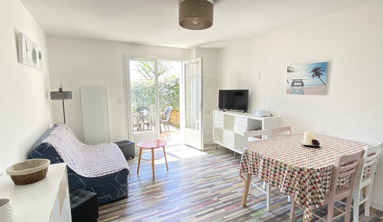 Residence-Domaine-de-la-Paree-Piscine-collective-150m-du-bord-de-mer-Maison-4-couchages-Acces-WIFI-6