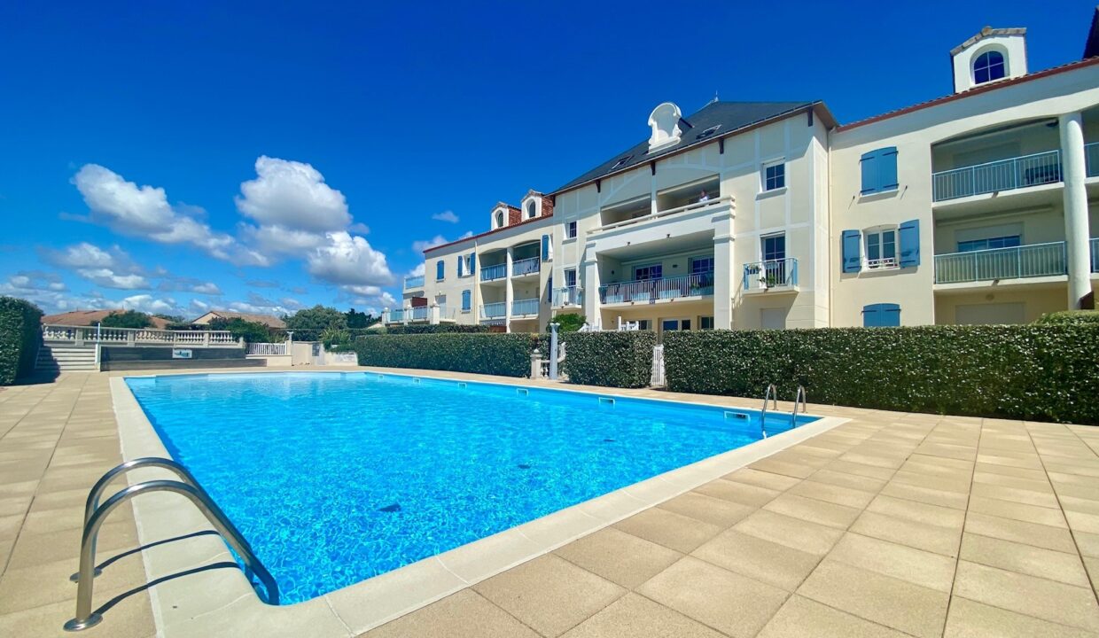 Residence-Le-Domaine-de-La-Paree-PISCINE-COLLECTIVE-150-M-DU-BORD-DE-MER-Maison-4-couchages-WIFI-17