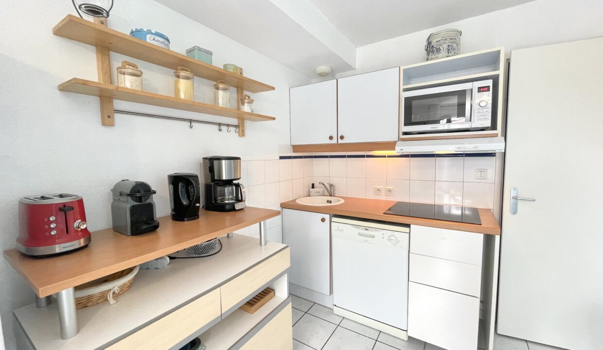 Residence-Le-Domaine-de-La-Paree-PISCINE-COLLECTIVE-150-M-DU-BORD-DE-MER-Maison-4-couchages-WIFI-4