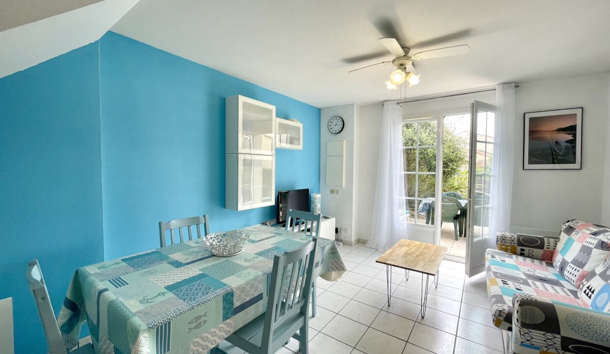 Residence-Le-Domaine-de-La-Paree-PISCINE-COLLECTIVE-150-M-DU-BORD-DE-MER-Maison-4-couchages-WIFI-8