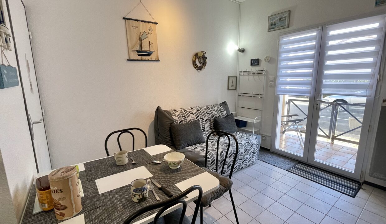Residence-Plage-2000-Plage-du-Marais-Girard-100m-Appartement-3-couchages-Loggia-expo-sudest-12