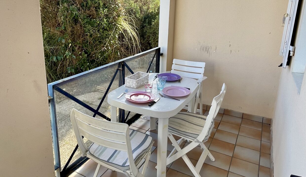 Residence-Plage-2000-Plage-du-Marais-Girard-100m-Appartement-3-couchages-Loggia-expo-sudest-4