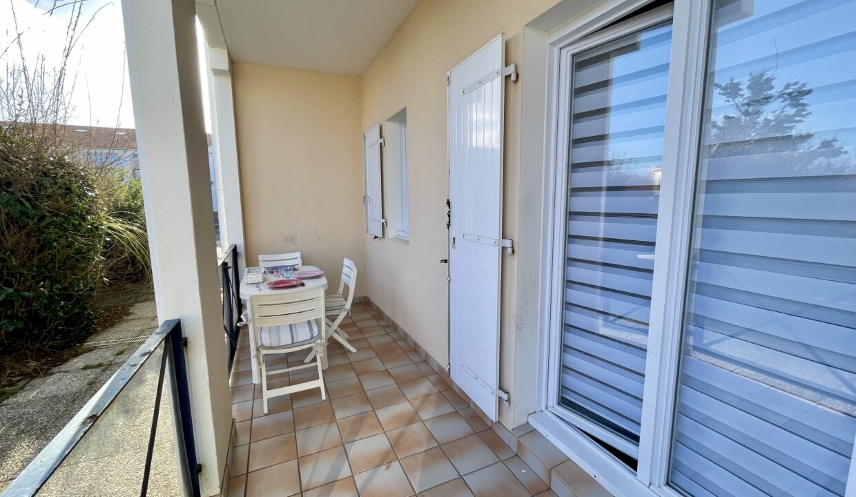 Residence-Plage-2000-Plage-du-Marais-Girard-100m-Appartement-3-couchages-Loggia-expo-sudest-5
