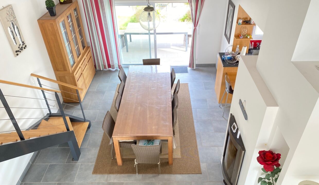 VILLA-FAMILIALE-VUE-MER-175m²-AVEC-PISCINE-PRIVATIVE-CHAUFFEE-ROUTE-DE-LA-CORNICHE-WIFI-6