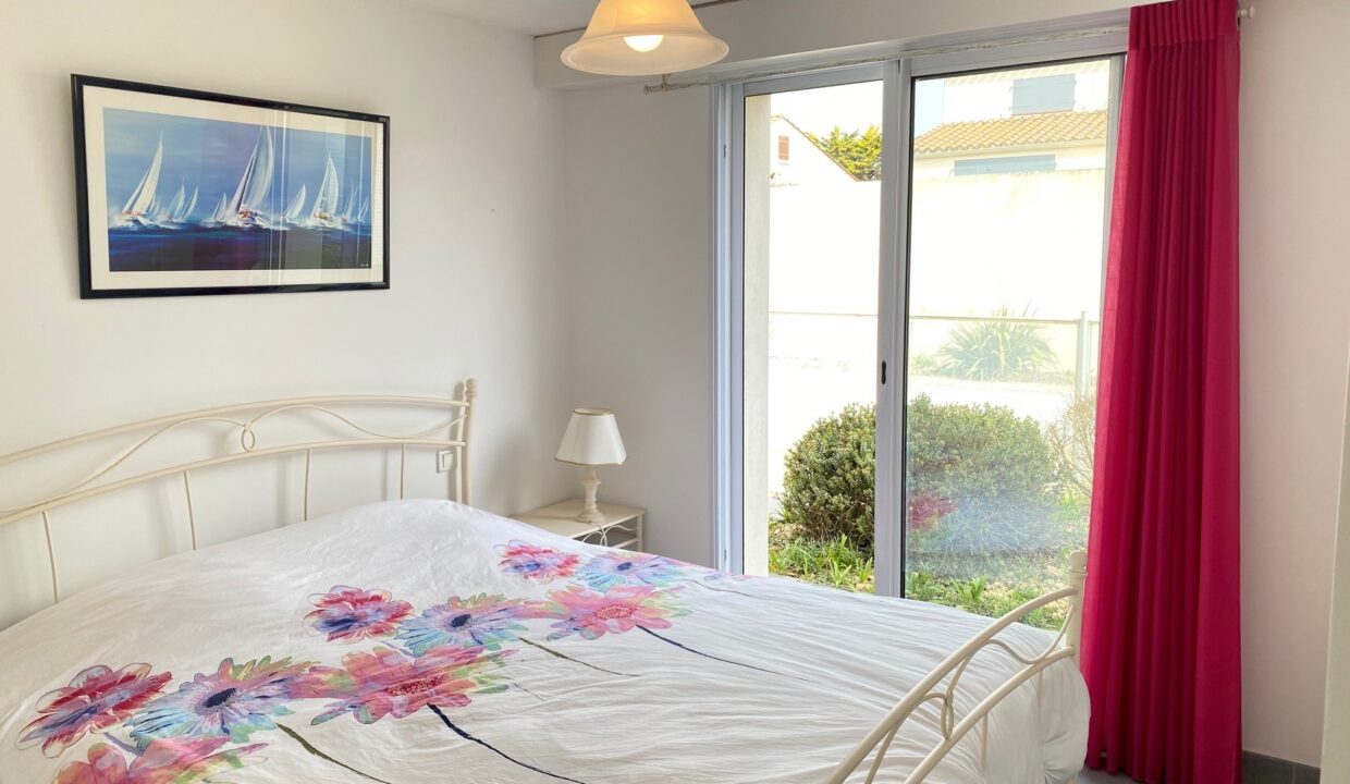 VILLA-FAMILIALE-VUE-MER-175m²-AVEC-PISCINE-PRIVATIVE-CHAUFFEE-ROUTE-DE-LA-CORNICHE-WIFI-8