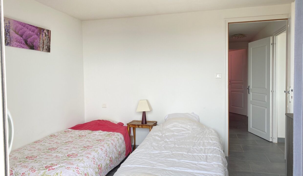 VILLA-FAMILIALE-VUE-MER-175m²-AVEC-PISCINE-PRIVATIVE-CHAUFFEE-ROUTE-DE-LA-CORNICHE-WIFI-9